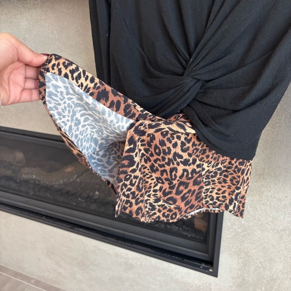 Veronica Beard Phebe Mixed Media
Top in Black, Size XS - Picture 7 of 14